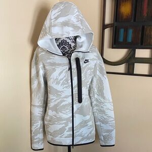 Nike Tech Men’s Sumitt White Camouflage Hooded full zip sz M